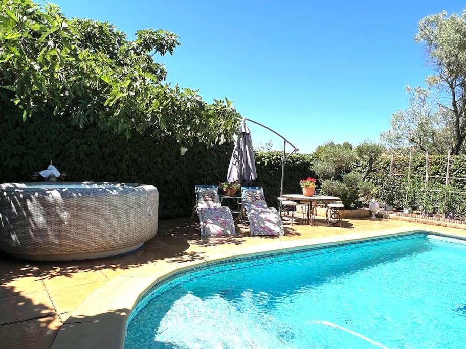 Le Jardin De Mae Apartment Bouc-Bel-Air Exterior photo