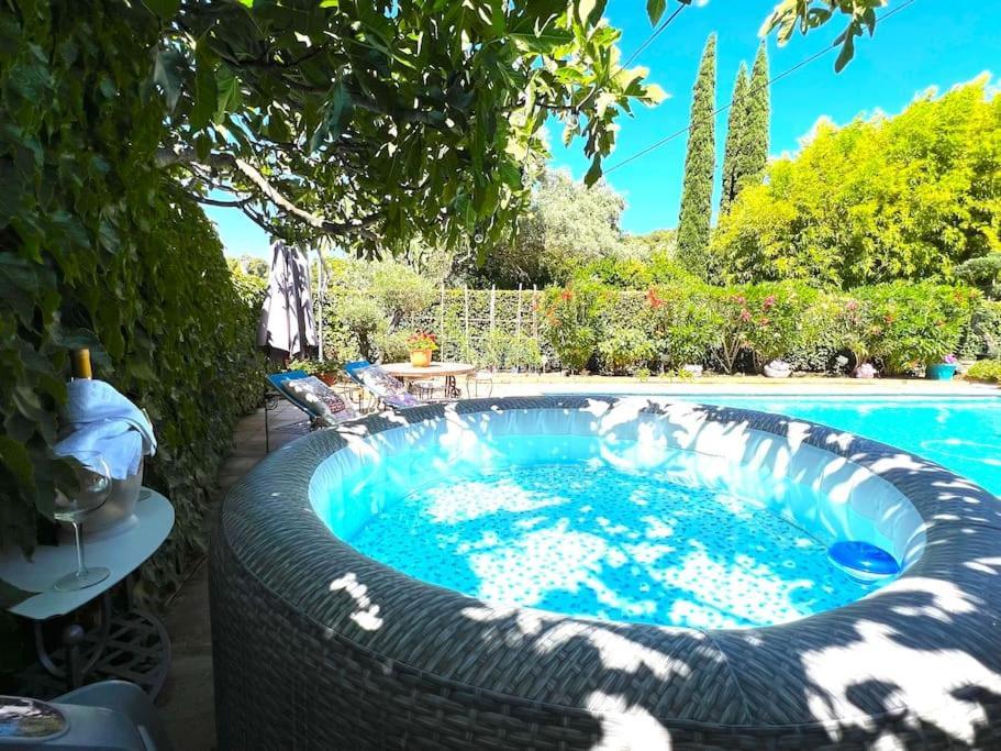 Le Jardin De Mae Apartment Bouc-Bel-Air Exterior photo