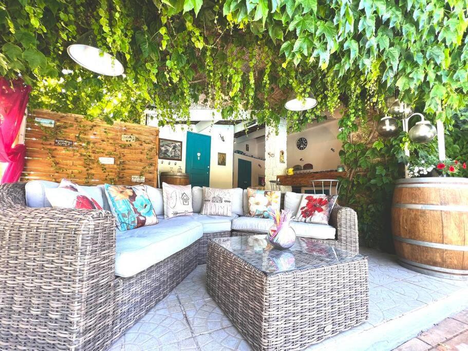 Le Jardin De Mae Apartment Bouc-Bel-Air Exterior photo